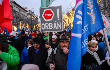 Hungary: Police must rein in unnecessary and excessive force used against protesters﻿