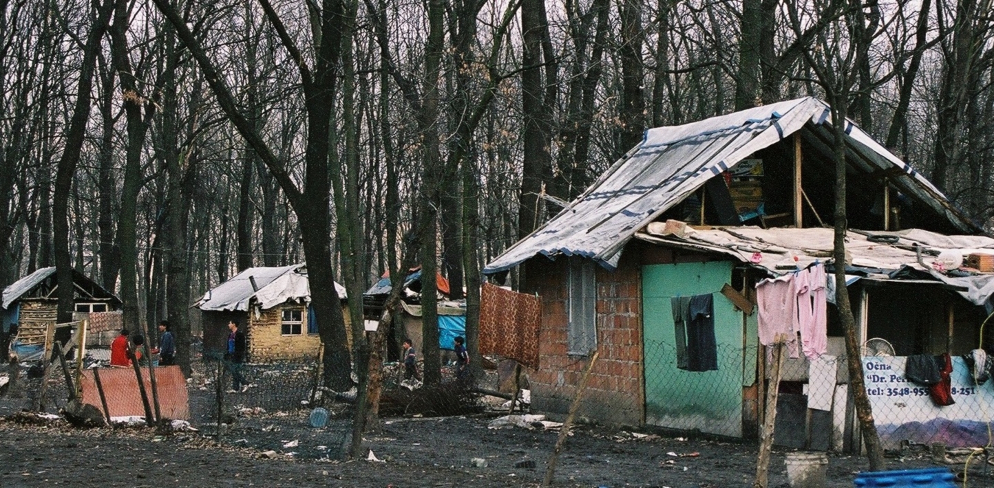 A Roma settlement in Belgrade referred to as “Suma” – where a community of internally displaced people from Kosovo have settled, although there is no access to water or sanitation.
